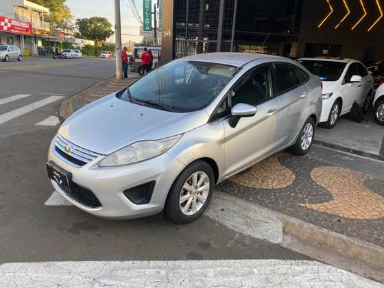 FORD FIESTA 1.6 SE SEDAN 16V FLEX 4P MANUAL